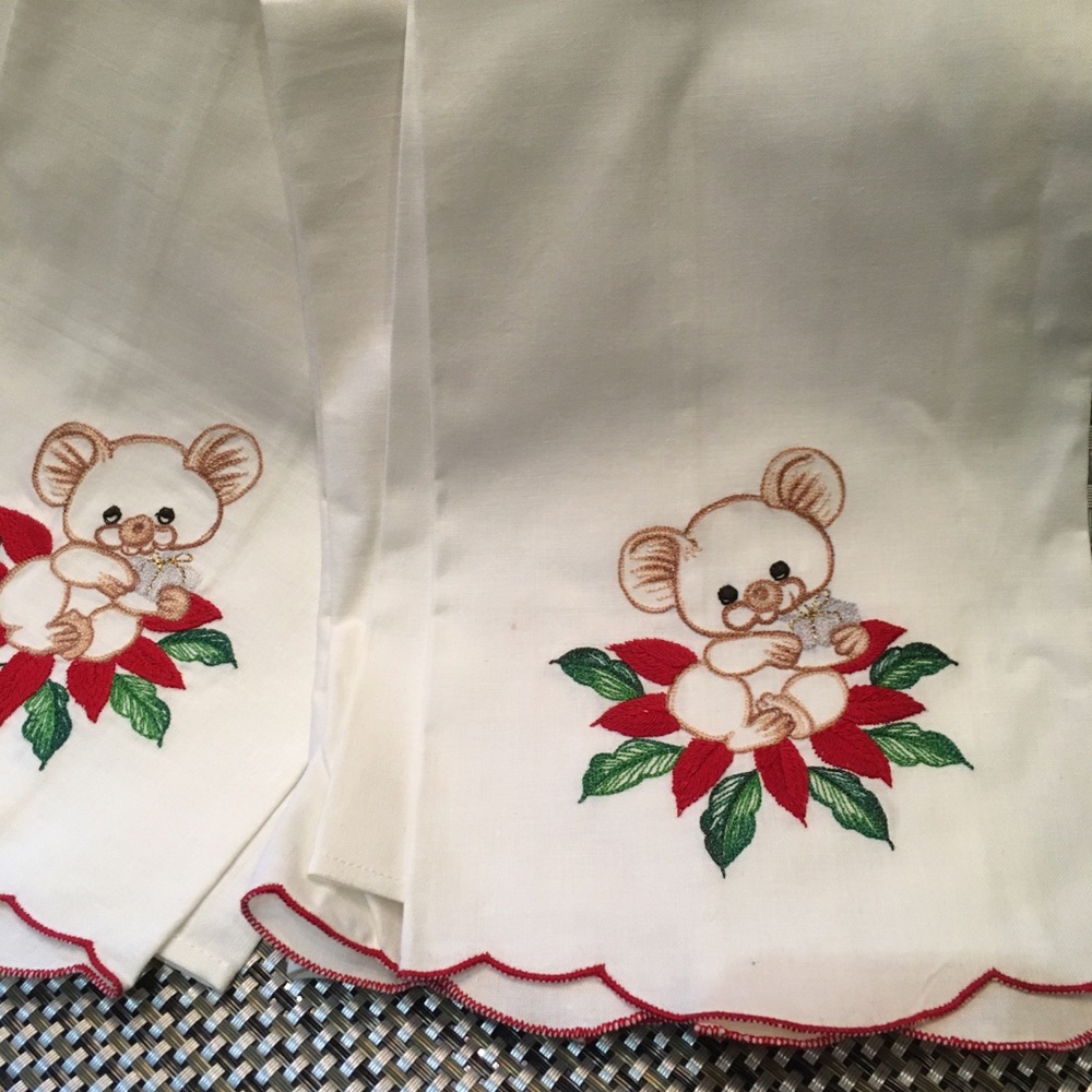 Holidays/Christmas Embroidered cloth napkins.